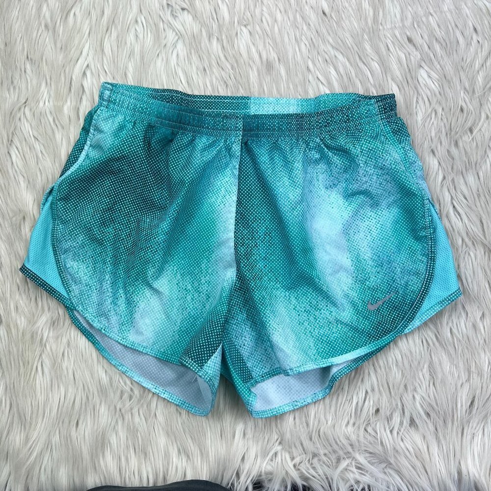 Nike Women's Green Printed Running Shorts